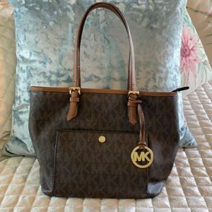 Michael Kors... Brown on Brown.. Midsize handbag